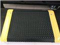 工业减震橡胶垫+电子工厂防滑抗疲劳垫+20MM/15MM黑面黄边疲劳垫 图片